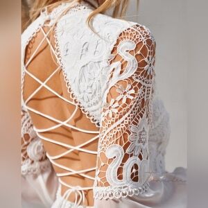 SOLD. DO NOT BUY. Twosisters White Paige Dress NWT Lace Open Back